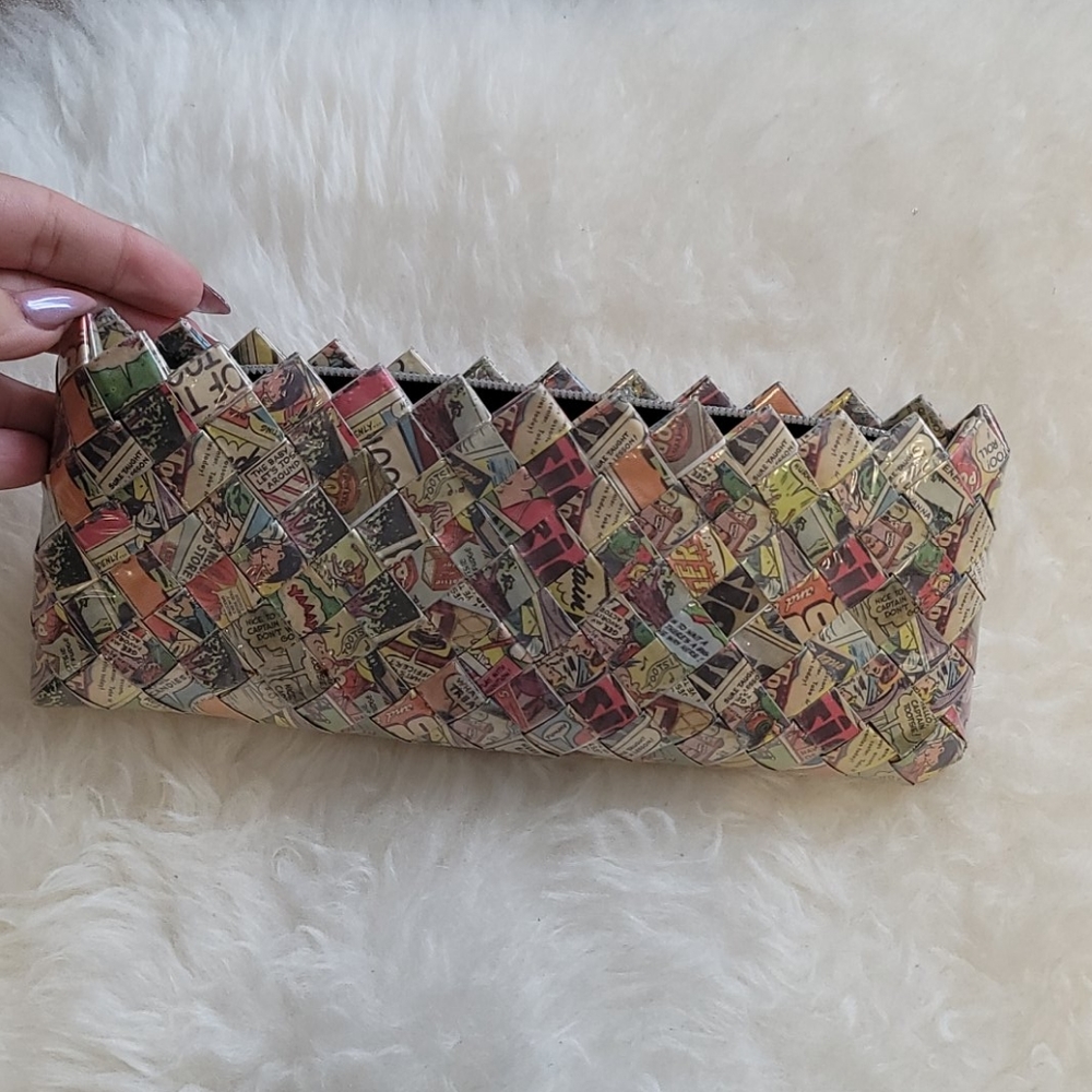 FREE Comic clutch w/ any purchase 25+